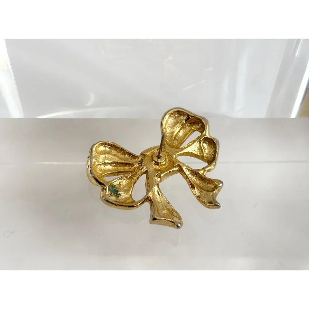 Christmas Bow Rhinestoned Gold Toned Holiday Themed Vintage Jewelry Brooch